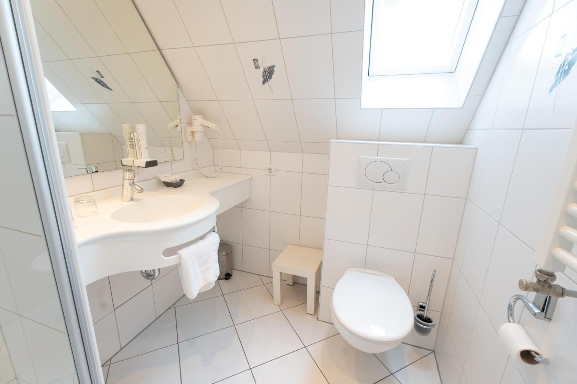 Hotel - Restaurant Traube Neuffen ภายนอก รูปภาพ